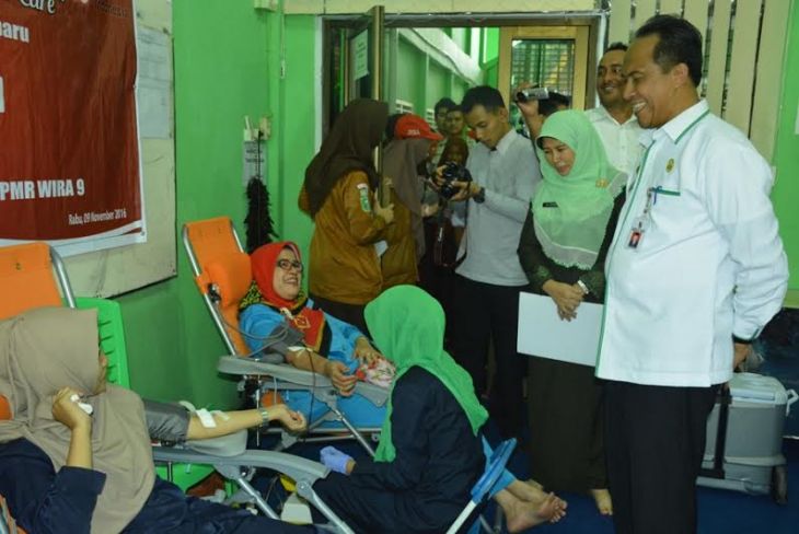 SMA N - Pekanbaru Ikutin Donor Darah PMI Kota