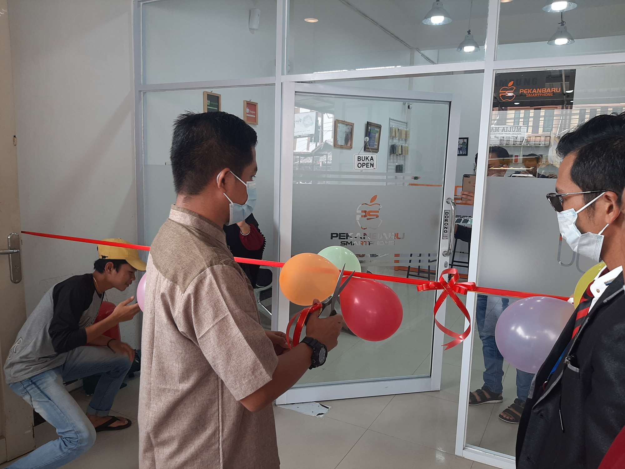 Pekanbaru Smartphone Tawarkan Produk Branded Ternama dan Jumat Berkah Berbagi