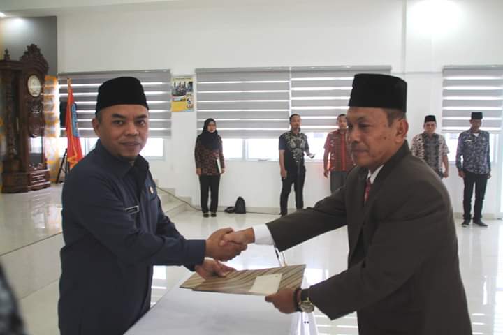 PLT Bupati Labuhanbatu Melantik Dewan Pendidikan