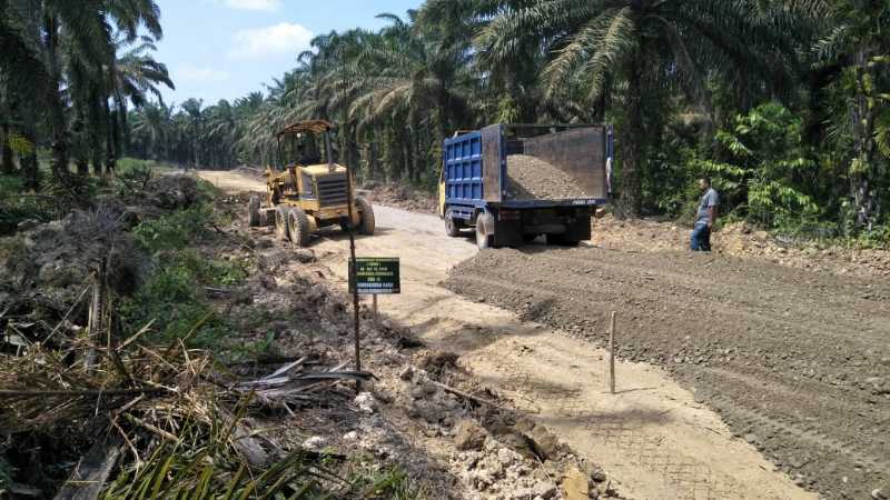 Mahmudin Purba Ikut Berpartisipasi Sukseskan TMMD-102 di Desa Muara Basung