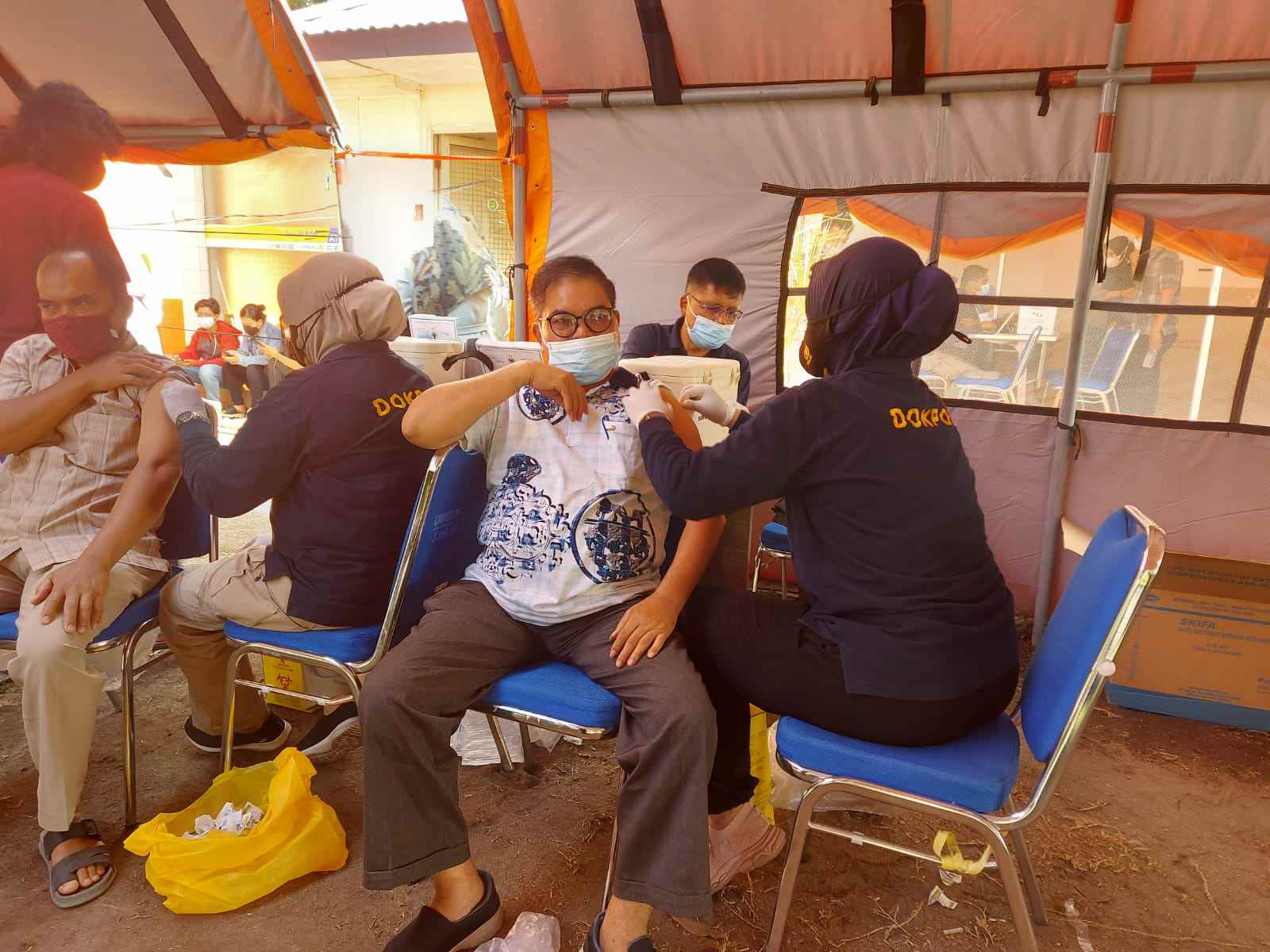 Kerjasama Polda Riau Dengan UNRI Salurkan Vaksin 1000 Dosis