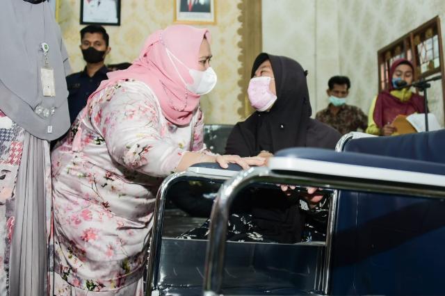 Sambut Hari Ibu, Kasmarni Ajak Seluruh Ibu-ibu Mendukung Serta Turut Andil Mendukung Indonesia