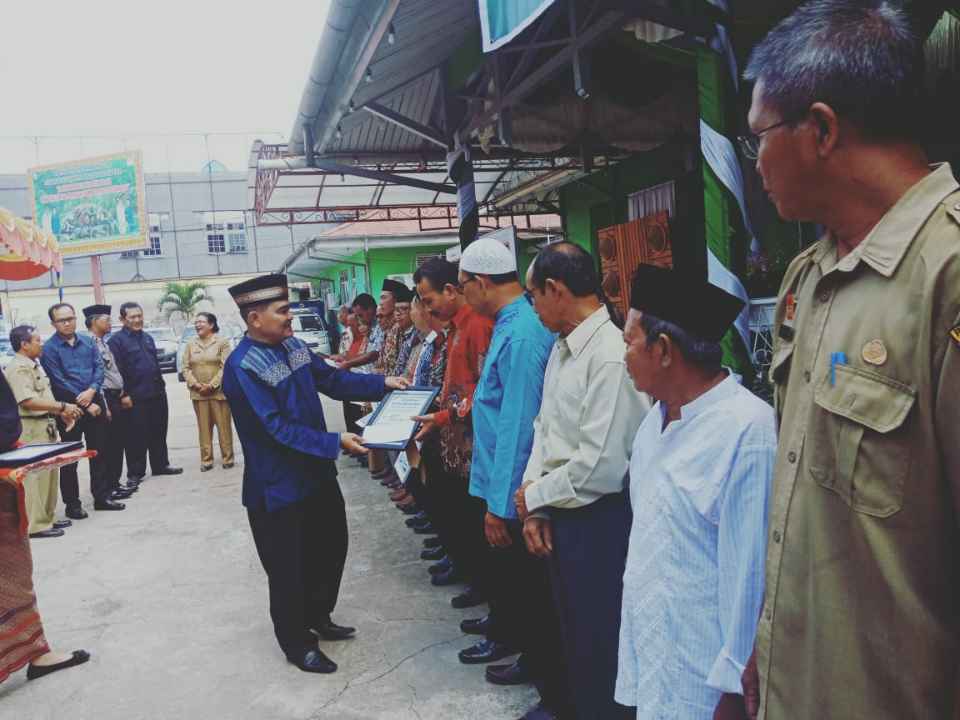 Purna Tugas, 24 PNS Dapat Penghargaan Dari Kadis Hangpang Hortikan