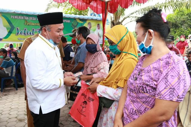 Bupati Labuhanbatu Salurkan BST APBD Di Kecamatan Bilahilir