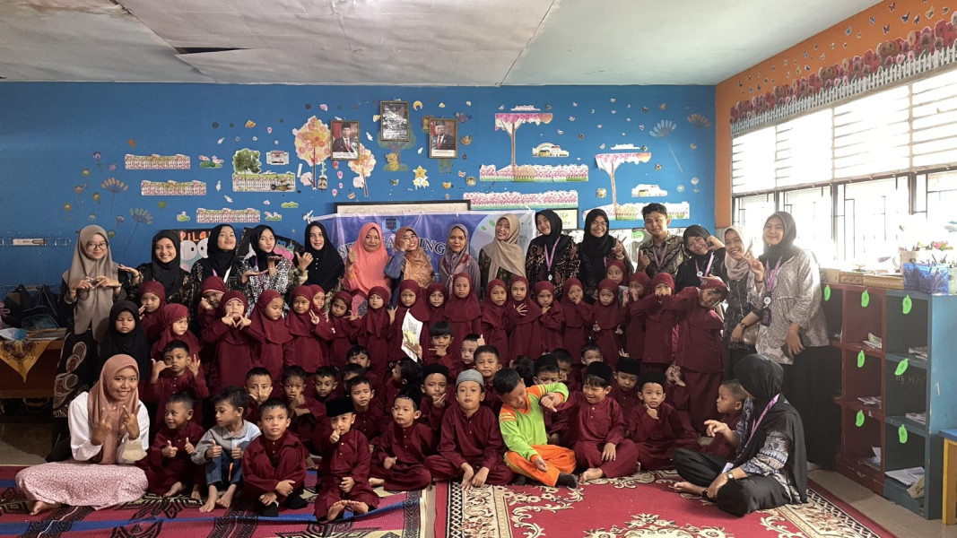 Memperingati Hari Guru: SEF Gelar Giat SEF Teaching di salah satu TK di Pekanbaru