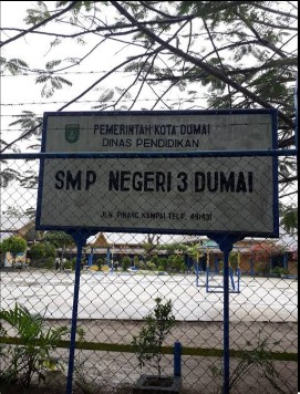 Kepsek SMPN 3 Dumai Bantah Tidak Mengetahui Adanya Pemotongan  Sertifikasi Terhadap Guru Z Yang Saki
