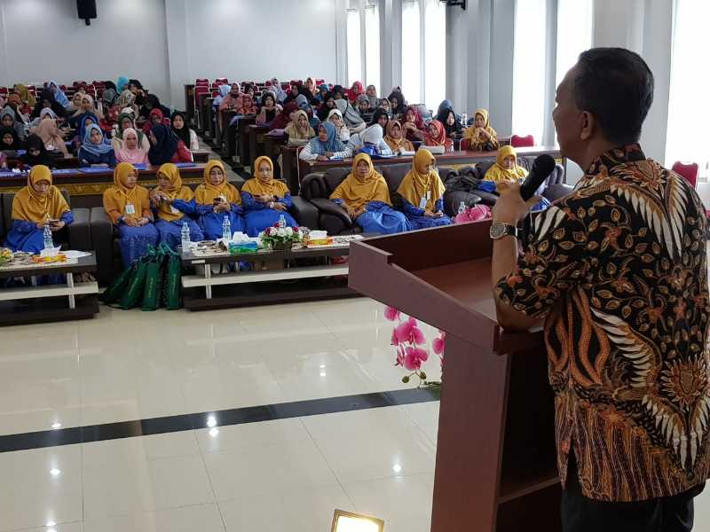 FKIP UIR Seminarkan Pembelajaran Berbasis ICT Agar Siswa tak Takut Belajar Matematika