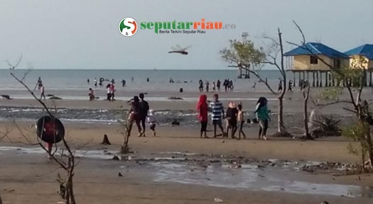 Langit Pantai Desa Sepahat Bergemuruh