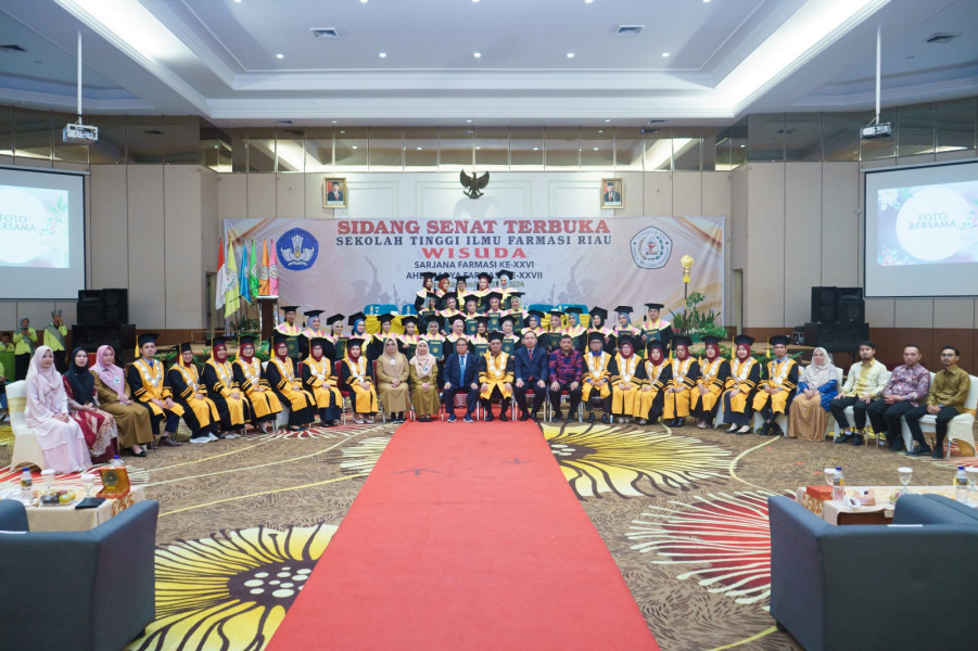 STIFAR RIAU WISUDA 56 ORANG, TERDIRI DARI 29 SARJANA DAN 27 ORANG AHLI MADYA FARMASI