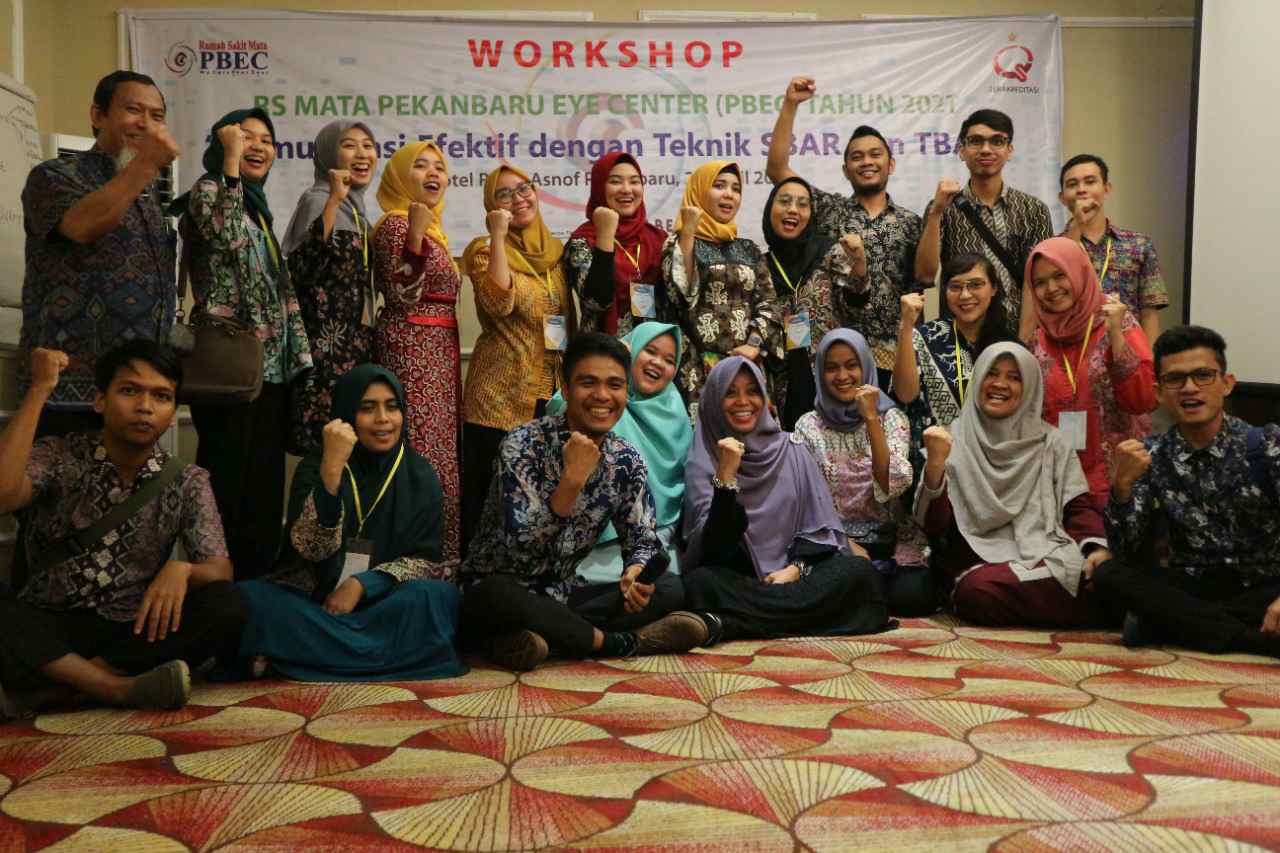 Univ. Abdurrab Gelar Penyuluhan Komunikasi Efektif Metode S.B.A.R di RS Mata Pekanbaru Eye Center
