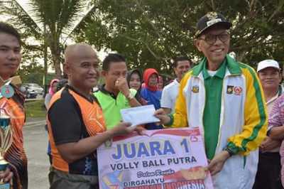 Bupati Kampar Tutup Rangkaian Kegiatan Olahraga HUT RI Ke-73 di Lingkungan Pemkab Kampar