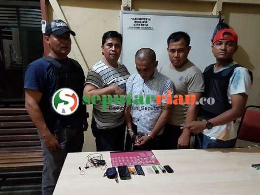Jadi Pengedar Shabu, Seorang Tenaga Honorer Ditangkap Polsek Kampar di Desa Batu Belah