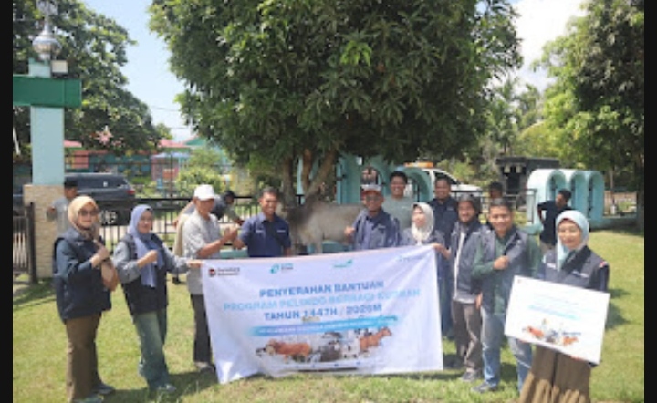 Pelindo Regional 1 Dumai Salurkan Hewan Kurban untuk Masyarakat Sekitar Pelabuhan