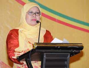Andi Rachman Akhirnya Memberikan Persetujuan Septina Dudukin Ketua DPRD Riau