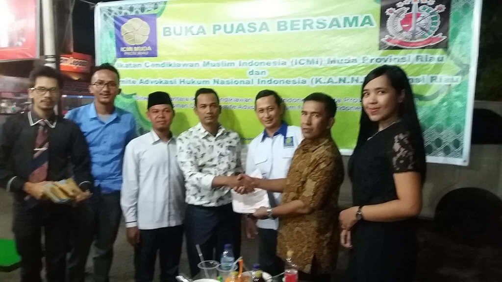 Abis Buka Puasa KANNI Pelalawan Terima SK dan KTA