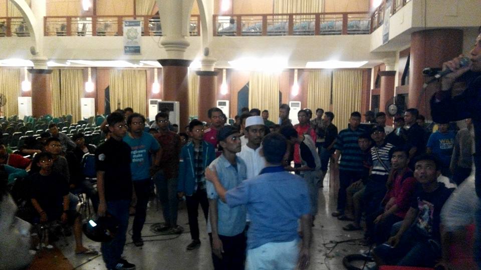 Dinilai Tidak Menghormati Kampus, Mahasiswa Paksa Hentikan Kegiatan