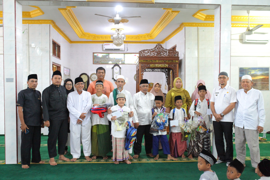 Khitan Berkah FPI Indragiri Hulu Diserbu Masyarakat Rengat