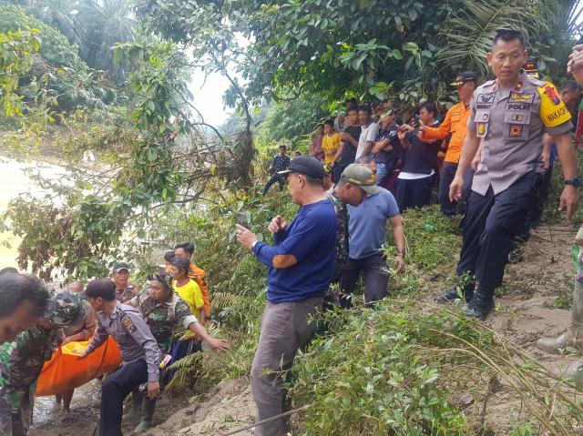 Dua Mayat Koban Banjir Bandang Di Temukan