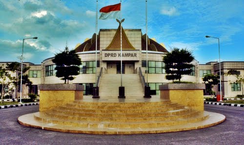 Puluhan Guru SMA Kampar Mengadu ke DPRD