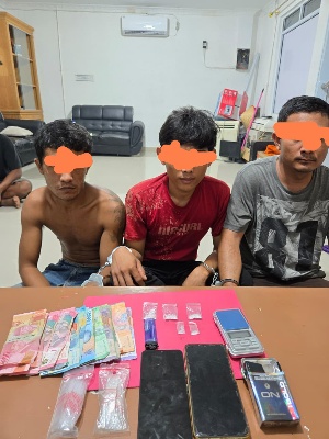 Lagi Peredaran Sabu Dibongkar, Polisi Amankan Tiga Pelaku dan 5 Paket Narkotika