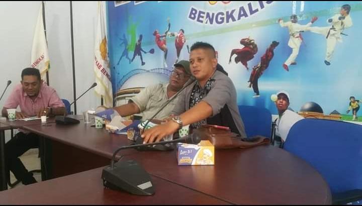 DPD AJOI Abdul Hakim Serahkan Mandat kepada Fadli Sebagai DPC AJOI Kabupaten Bengkalis