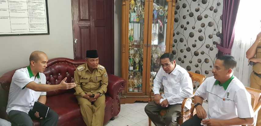 Bupati Harris Dukung Kerja Bhaakti Fakultas Hukum UIR di Teluk Meranti