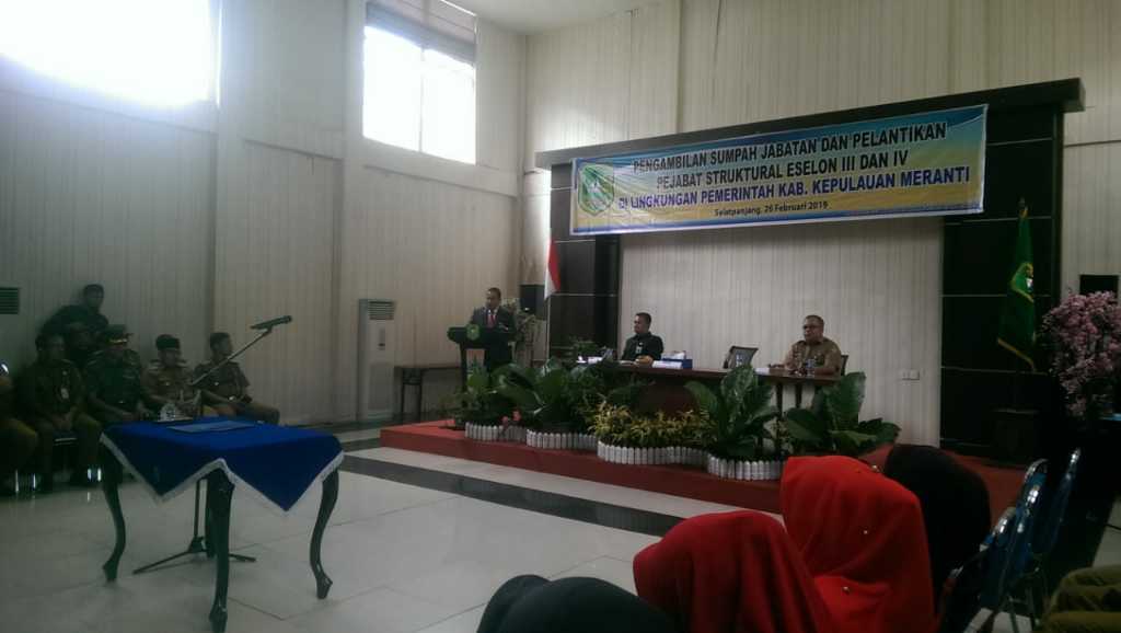 Mengisi Kekosongan Pejabat, Bupati Meranti Kukuhkan Sebanyak 35 Pejabat