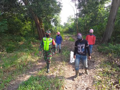 Serda P. Sinaga Laksanakan Patroli Karhutla di Desa Melibur