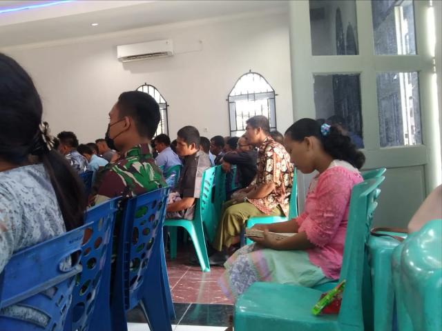 Tingkatkan Iman Kepada Tuhan, Satgas TMMD Laksanakan Ibadah di Gereja HKBP PT.ADEI