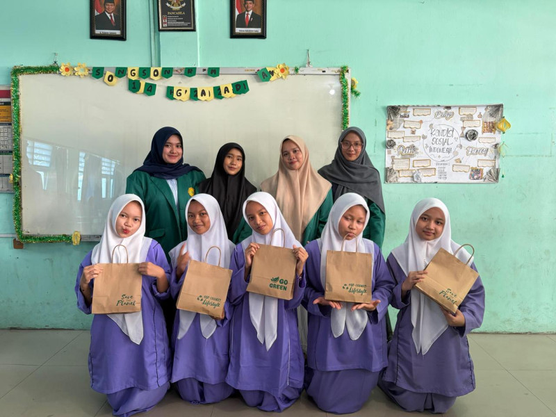 Sosialisasi Bela Negara di SMK Muhammadiyah 2: Wujud Pengabdian Mahasiswa UMRI
