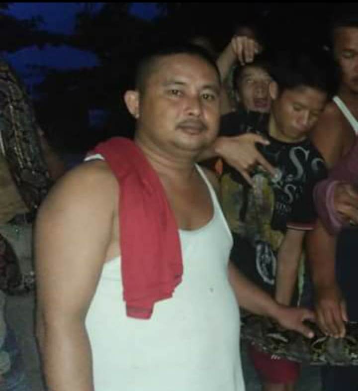 Ular Sepanjang 4,5 Meter Ditemukan Buruh Mondok