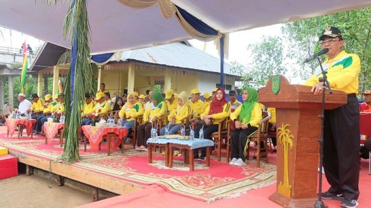 Bupati Inhil Buka Festival Sampan Leper Dan Pacu Sampan Dayung Pelepah Kelapa