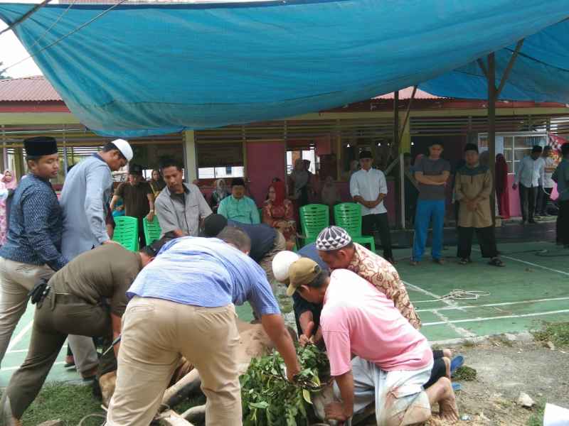 Lepas Solat Ied Idul Adha, Pemerintahan Kecamatan Mandau Bersama Masyakarat Laksanakan Qurban