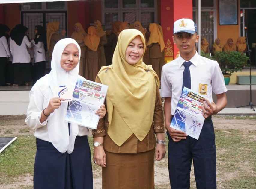 2 Pelajar SMAN 4 Pekanbaru Raih 2 Medali Taekwondo Internasional
