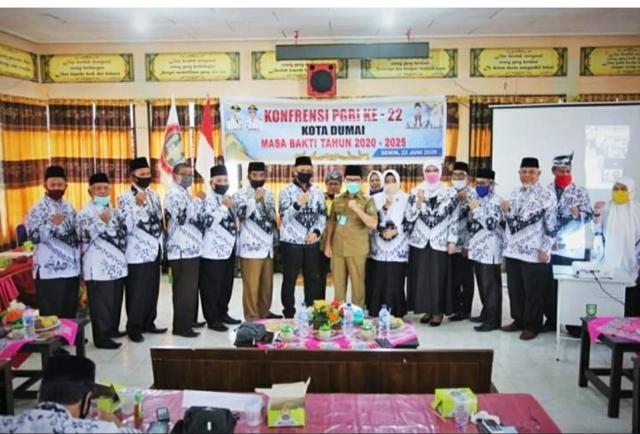 Konferensi PGRI  Ke 22 Masa Bakti Tahun 2020 - 2025 Di Hadiri Walikota Dumai