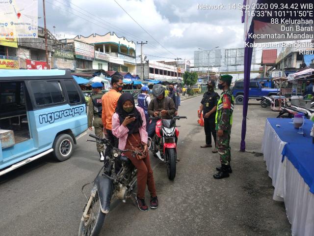 TNI Ingatkan Warga Bahaya Covid-19 dan Selalu Gunakan Masker