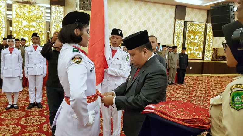 Bupati Kukuhkan Paskibra HUT RI 74 di Kota Sagu    