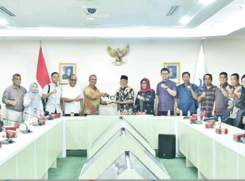 Pansus Penanaman Modal Selaraskan Kebijakan Pusat dengan Implementasi Daerah