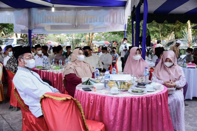 Perkuat Silaturrahmi, Bupati Kasmarni Buka Puasa Bersama Masyarakat Desa Sungai Meranti