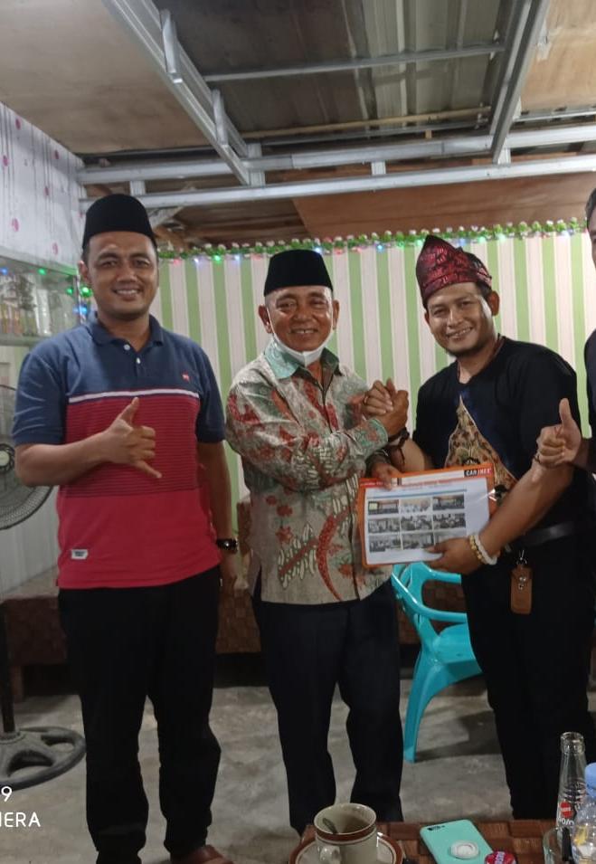 Bupati Pelalawan Bahas Kerjasama Program PERTADES Bersama Co.GM dan GM PT.MTI di Warung kopi
