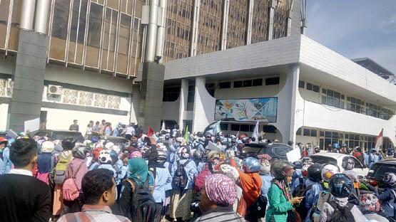 Mahasiswa Ancam Akan Turunkan Puluhan Ribu Massa, Berikut Tuntutannya...
