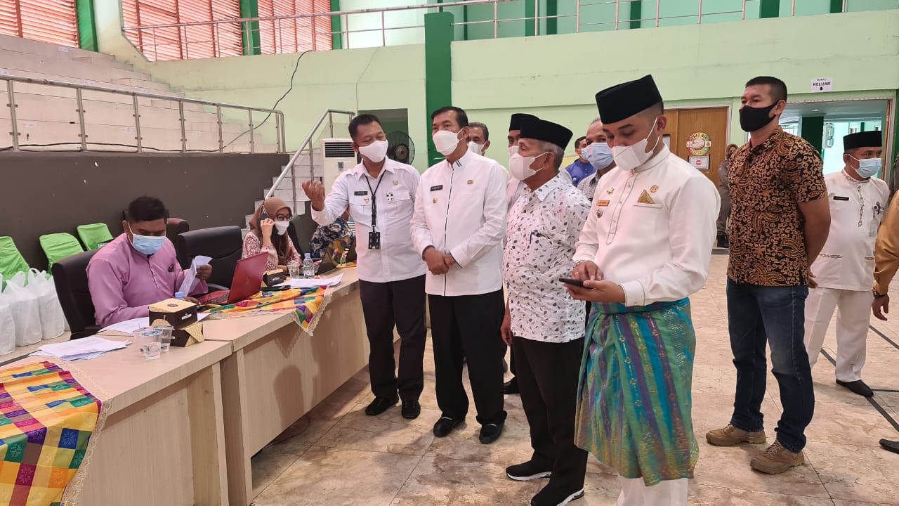 Walikota Pekanbaru Mengecek Pemberian Vaksin di UIR