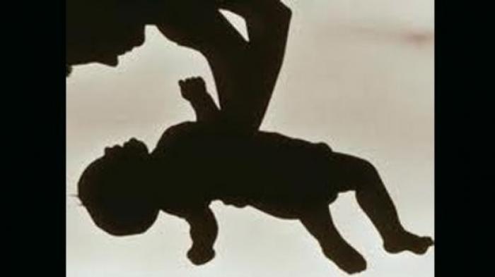 Kasihan, Bayi Mungil Berumur Satu Minggu Ditinggal Sang Ibu Di Klinik