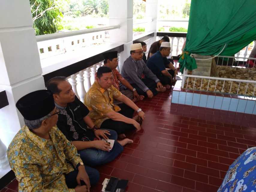 Mengenang Sejarah Islam Masuk Ke Kampar, Sekda  Riau Ziarah Ke Makam Syekh Burhanuddin