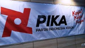 Ketua DPD Partai Pika Riau Khairuddin Al-Young Riau Serahkan Mandat DPC Pika Pekanbaru