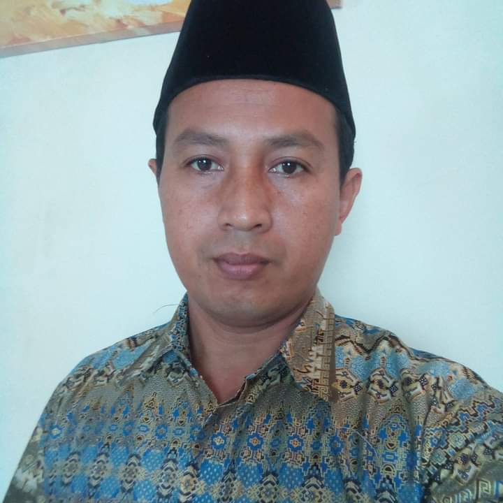 Roni Pasla Sosok Kepala Sekolah Sederhana & Ulet