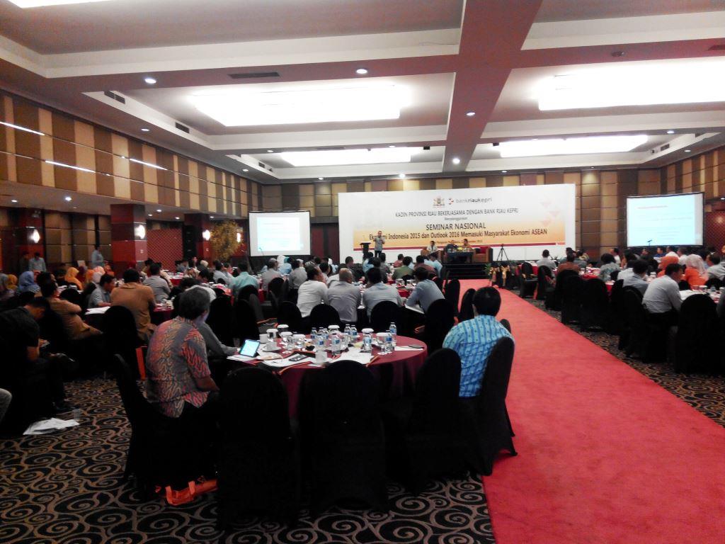 Kadin Riau Dan Bank Riau Kepri Bahas Seminar Nasional MEA