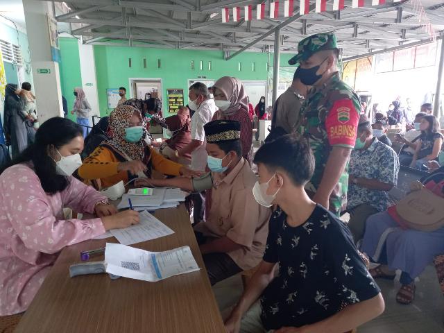 Babinsa Dampingi Vaksinasi Booster di Desa Balai Malam
