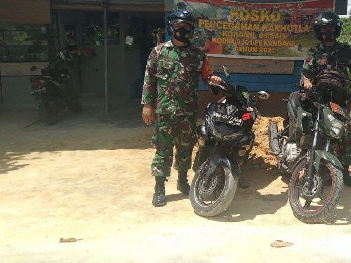 Babinsa Koramil 05/Sail Terus Lakukan Patroli dan Sosialisasi Ke Warga Tentang Karhutla