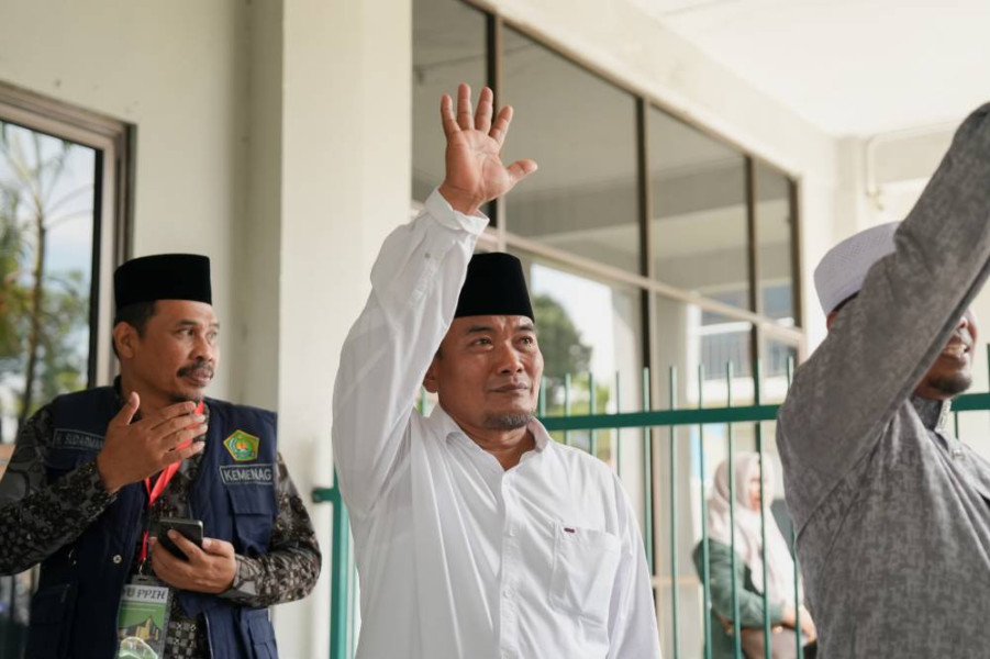 Wawako Dumai Melepas Keberangkatan 269 Jemaah Haji  dari Batam ke Tanah Suci
